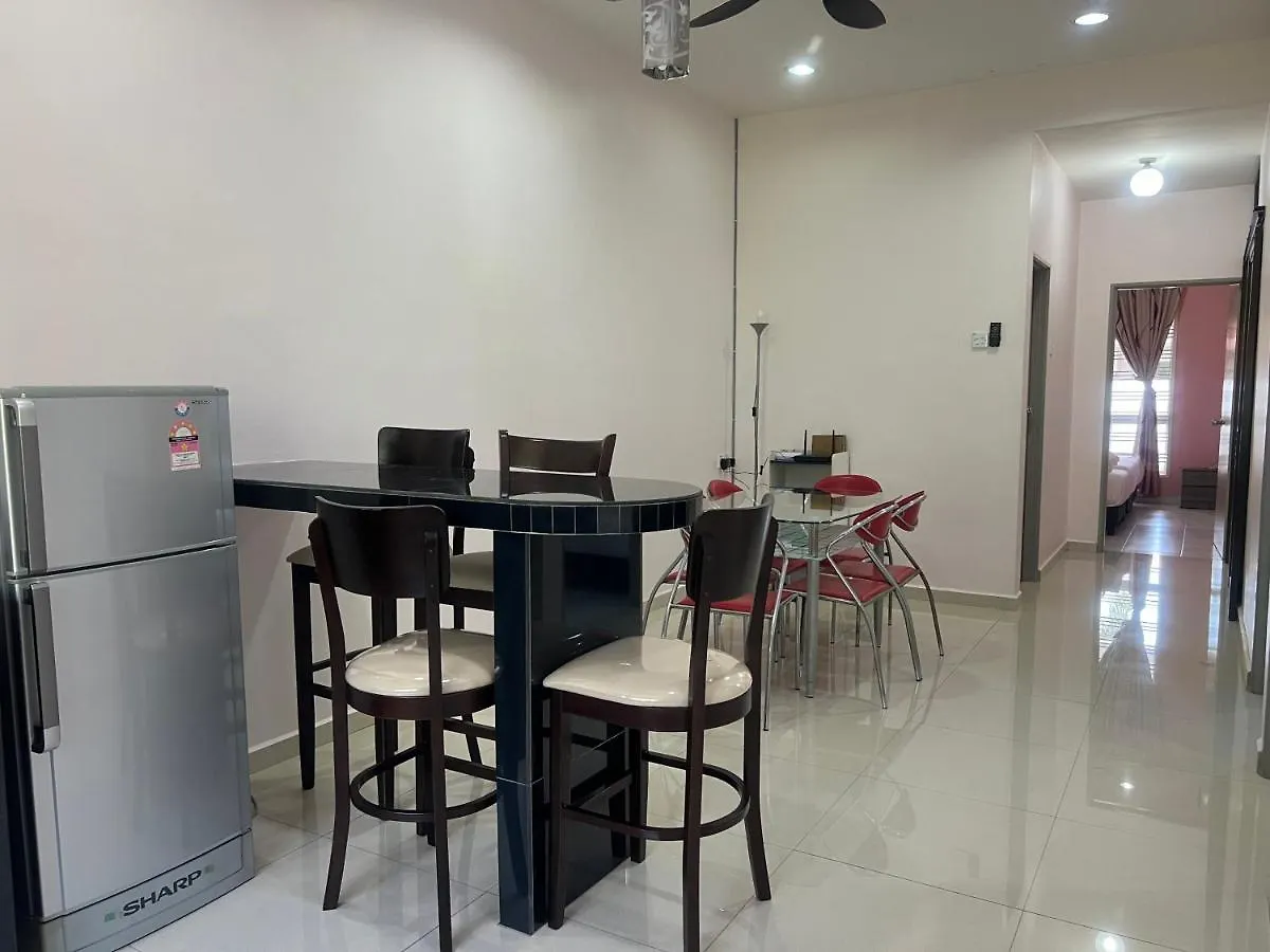 بيت للعطل Padang Temu Near Town Homestay 9Pax @ Exclusuites ملقا