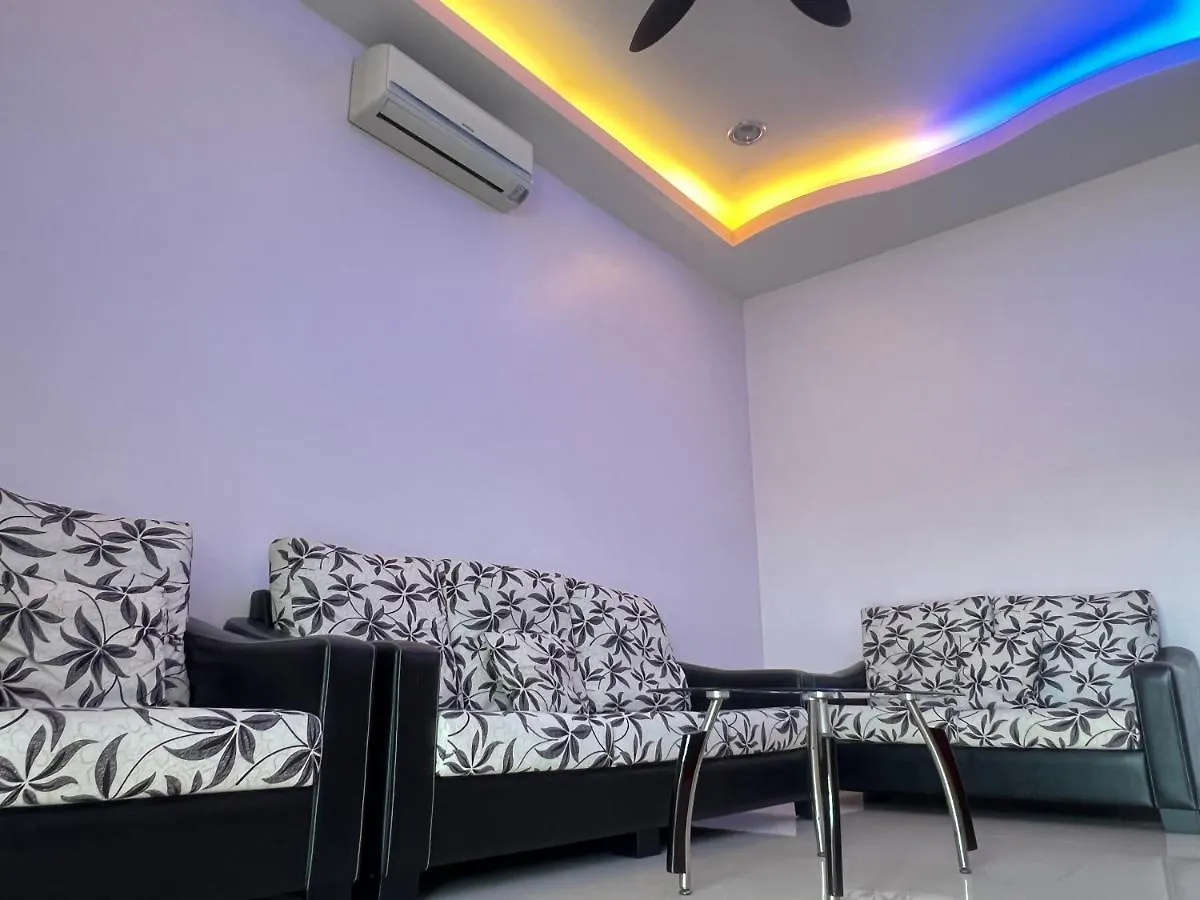 Padang Temu Near Town Homestay 9Pax @ Exclusuites ملقا 0*,  ماليزيا