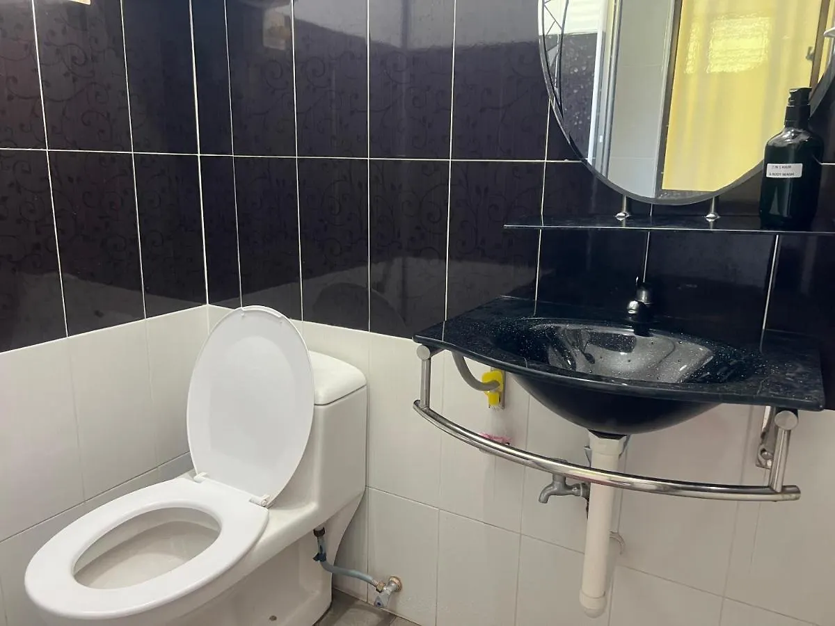 Padang Temu Near Town Homestay 9Pax @ Exclusuites ملقا 0*,  ماليزيا