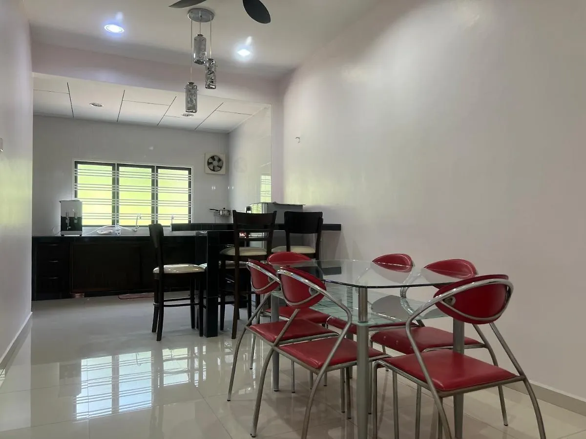 بيت للعطل Padang Temu Near Town Homestay 9Pax @ Exclusuites ملقا ماليزيا