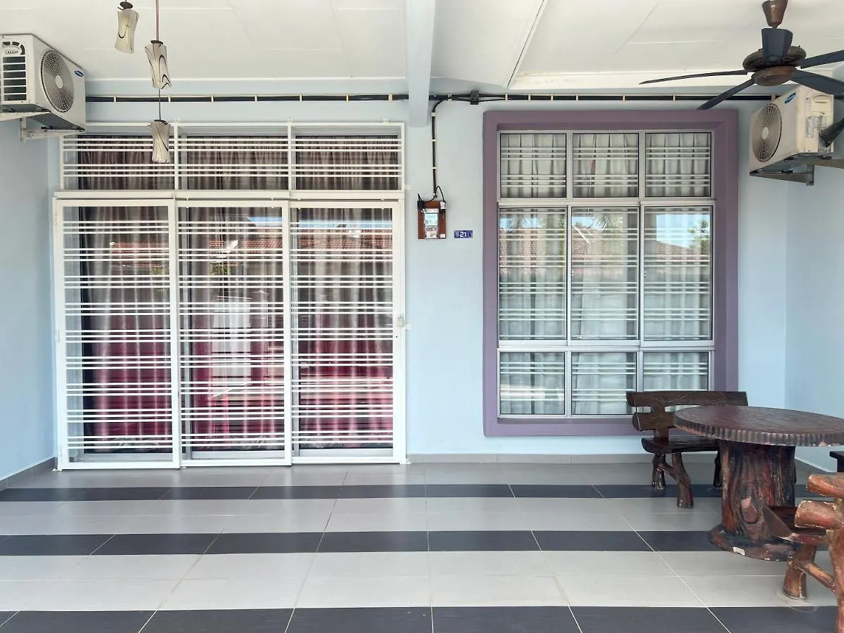 بيت للعطل Padang Temu Near Town Homestay 9Pax @ Exclusuites ملقا