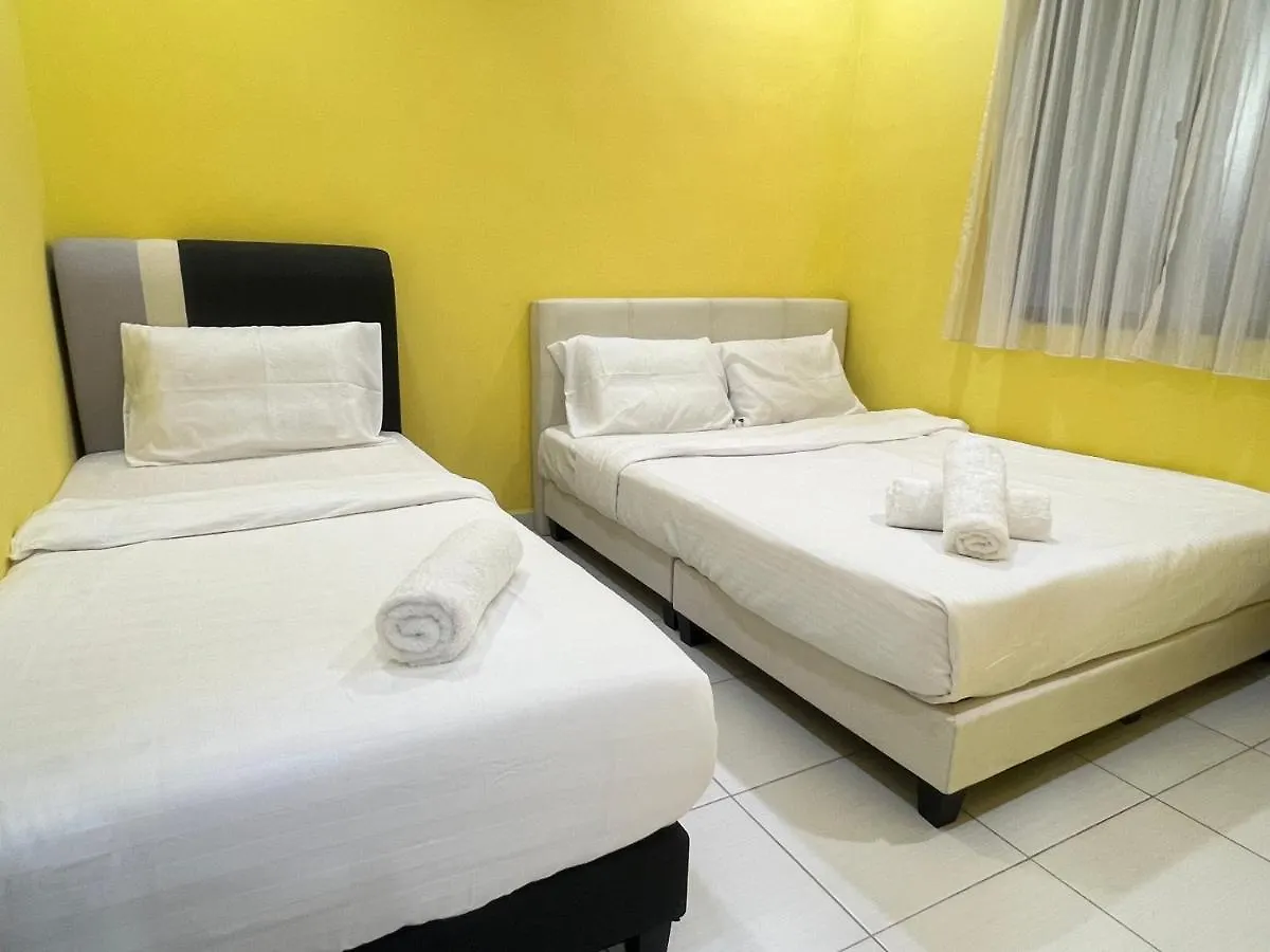 Padang Temu Near Town Homestay 9Pax @ Exclusuites Malacca Malaysia